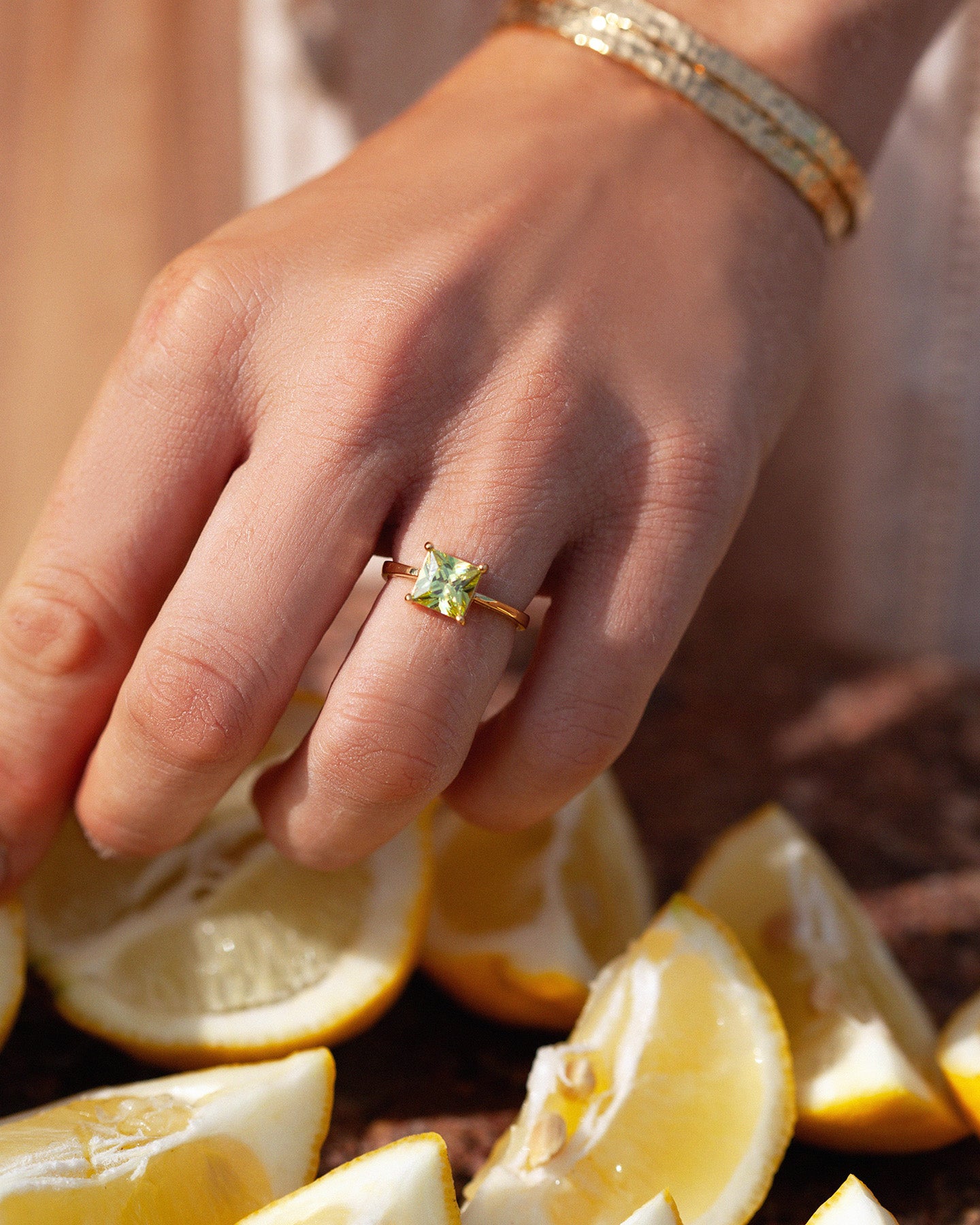 Anillo Es vedrà lima