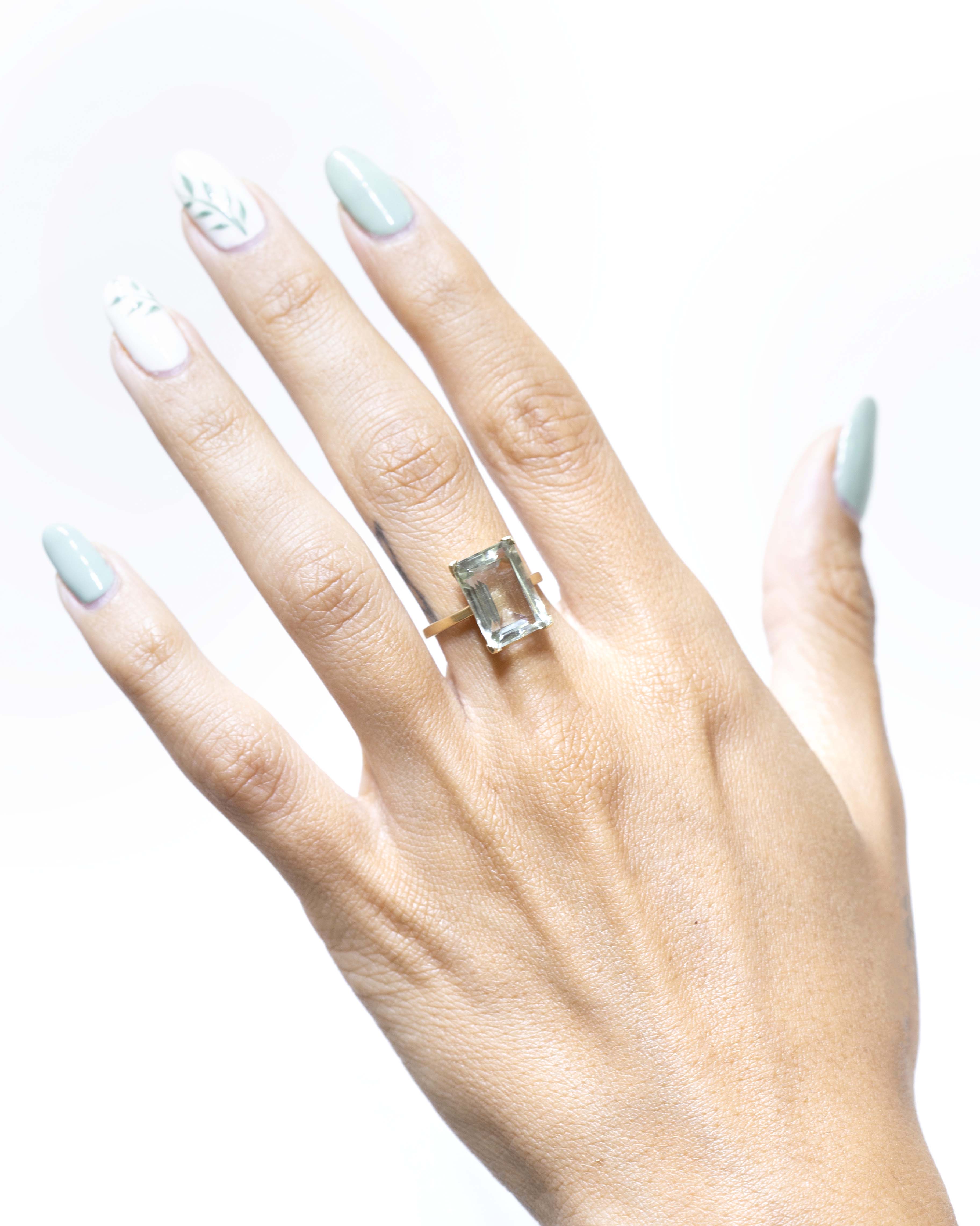 Anillo Punta galera amatista verde