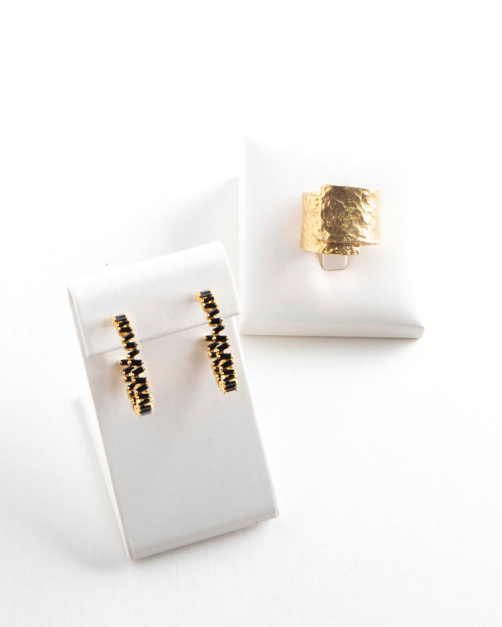 Pendientes Atlantis negro