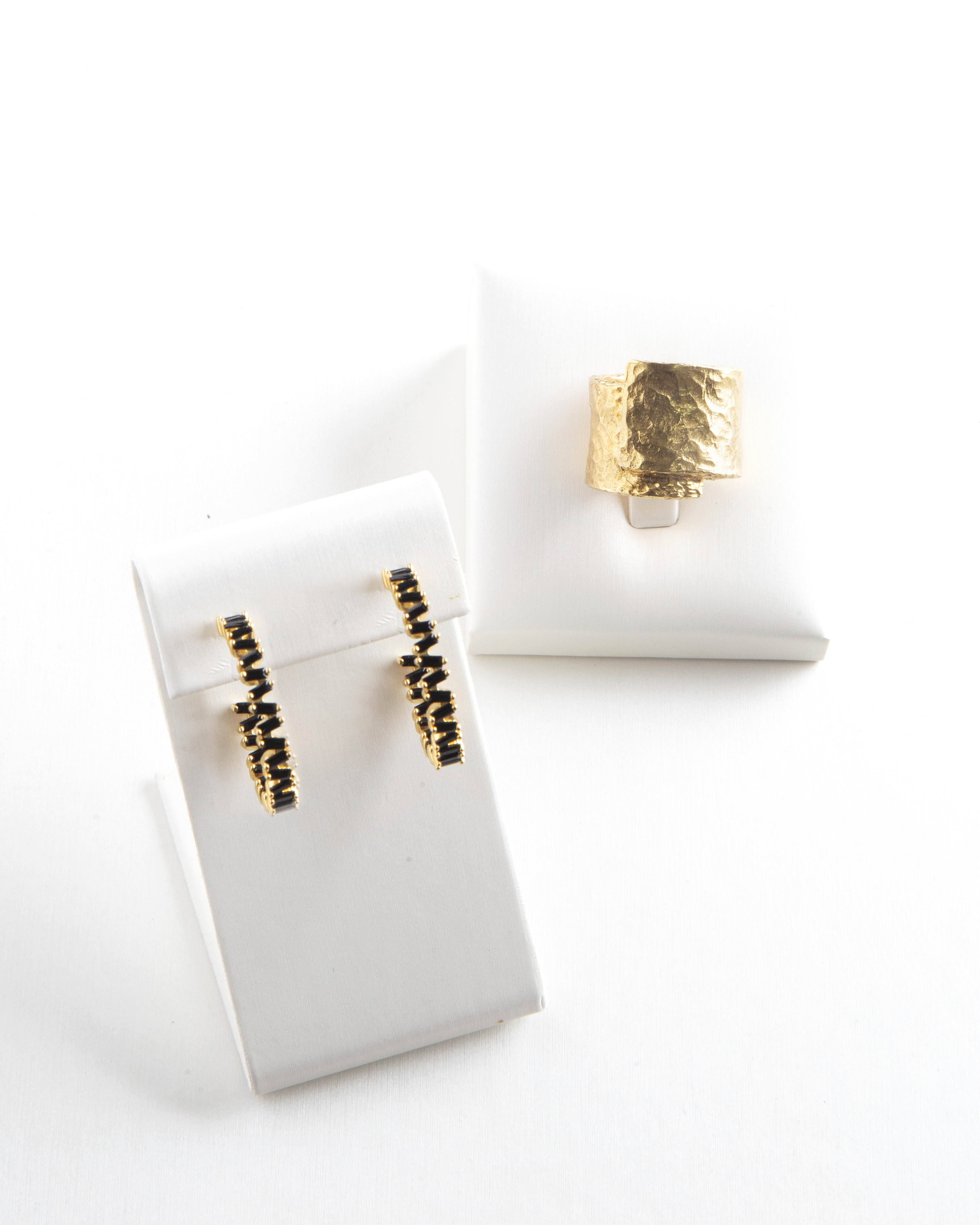 Pendientes Atlantis negro