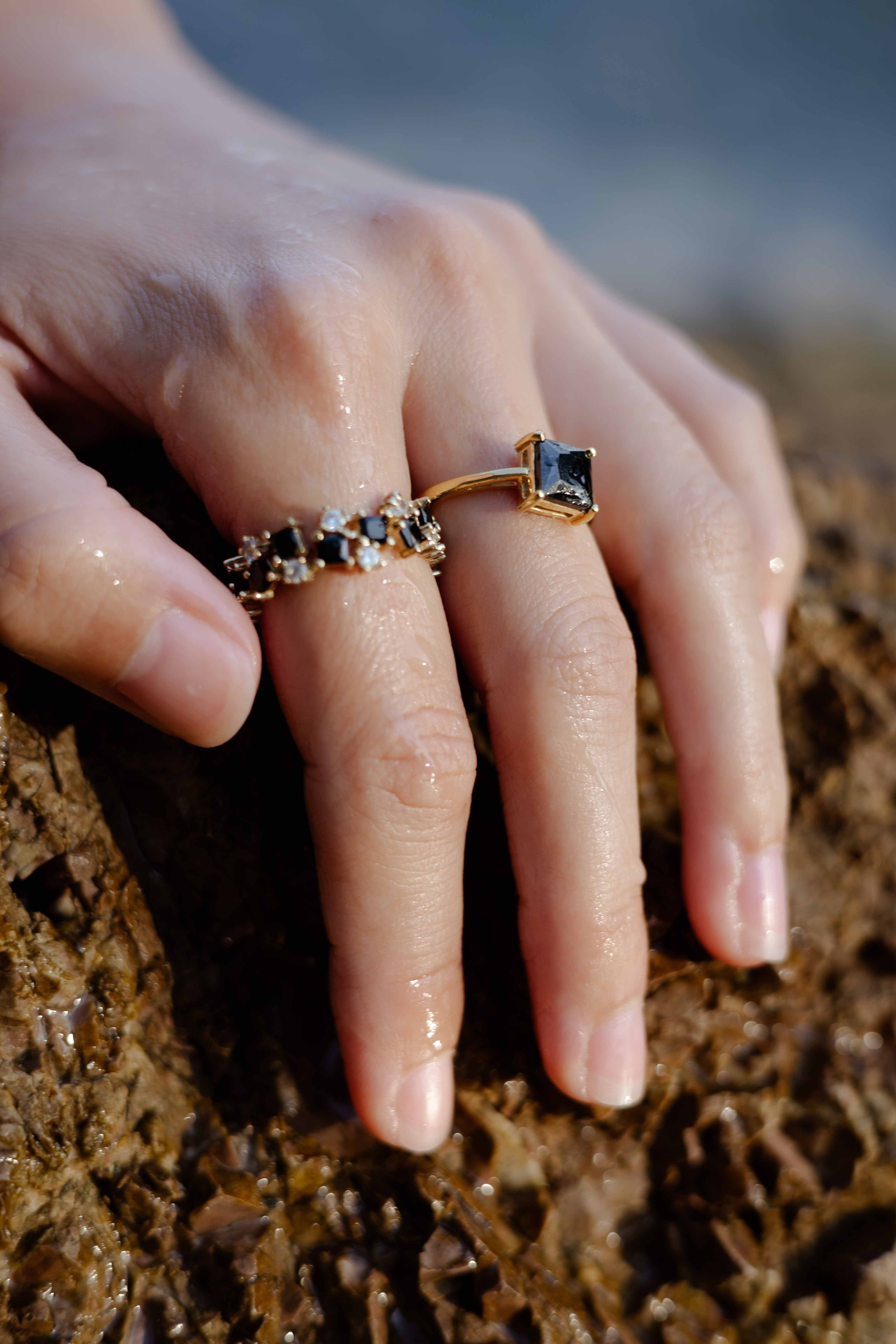 Anillo Es Vedrà negro